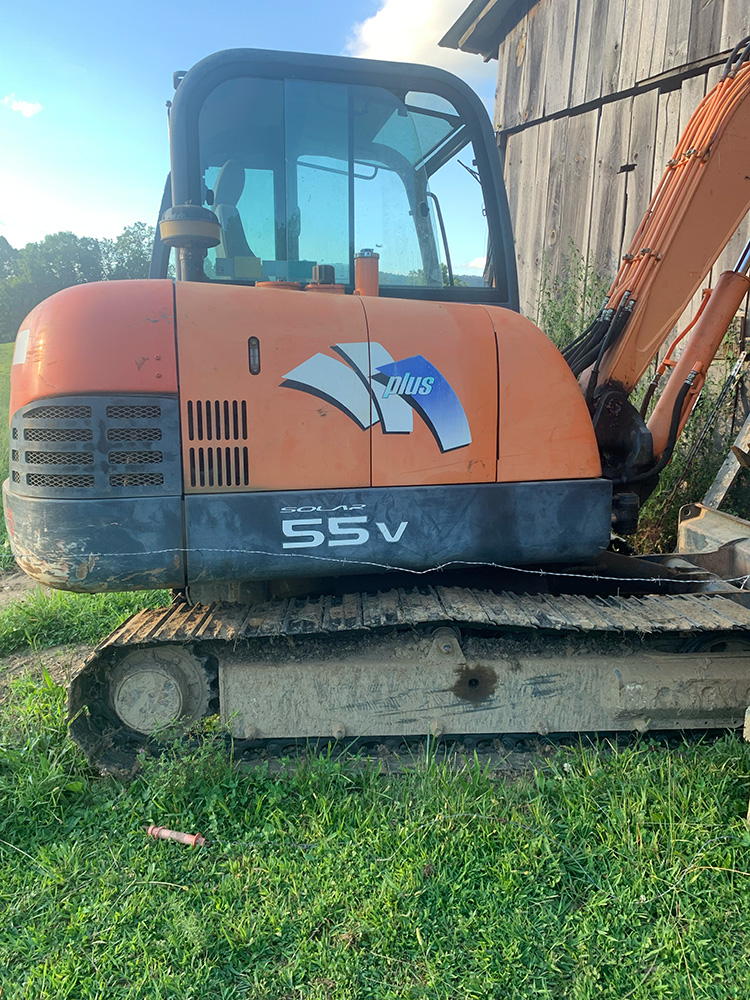 Daewoo Solar 55V steel tracks - VIQAN Replacement Parts for Heavy Equipment - Rubber and Steel Tracks