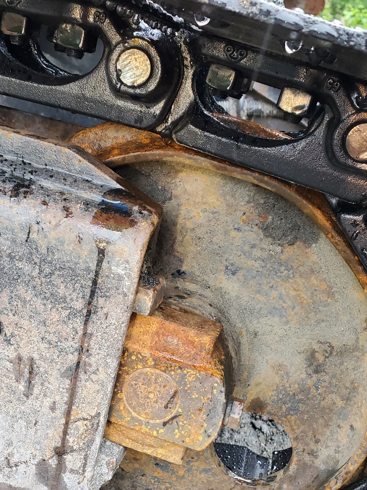 Steel Tracks PC50UU | VIQAN Replacement Parts for Heavy Equipment - Rubber and Steel Tracks