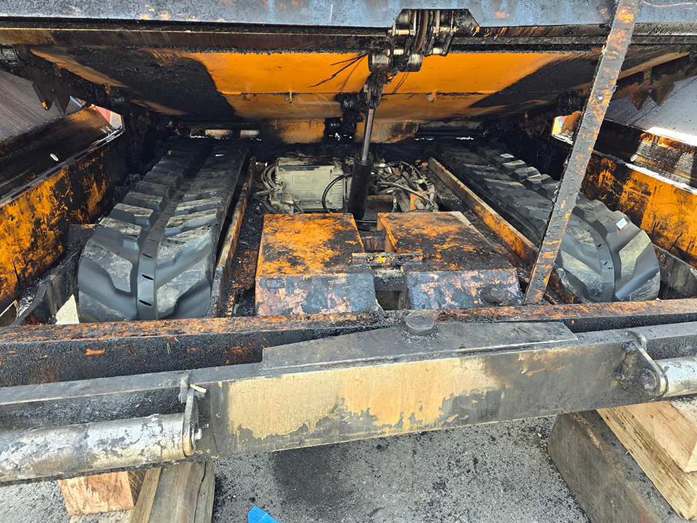 Leeboy 8510B rubber tracks - VIQAN Replacement Parts for Heavy Equipment - Rubber and Steel Tracks