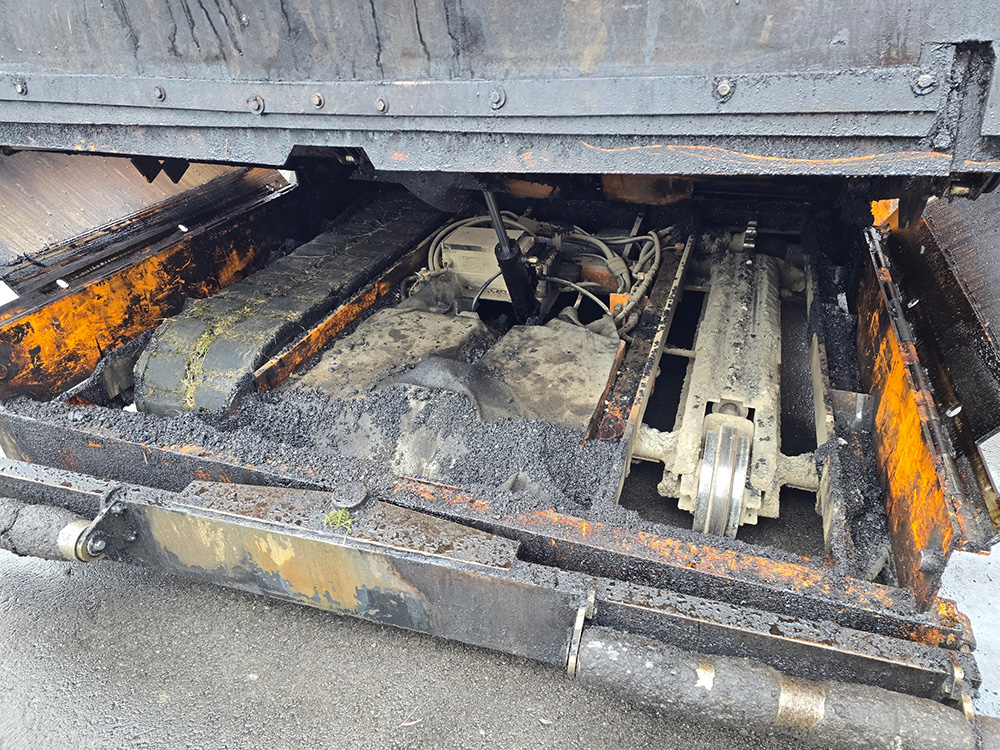 Leeboy 8510B rubber tracks - VIQAN Replacement Parts for Heavy Equipment - Rubber and Steel Tracks