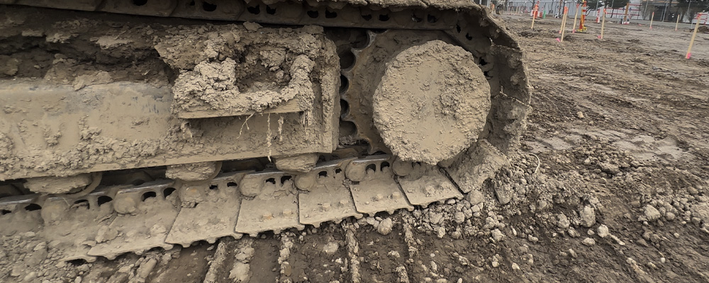 Zaxis ZX135US-5 Steel Tracks | VIQAN Replacement Parts for Heavy Equipment - Rubber and Steel Tracks