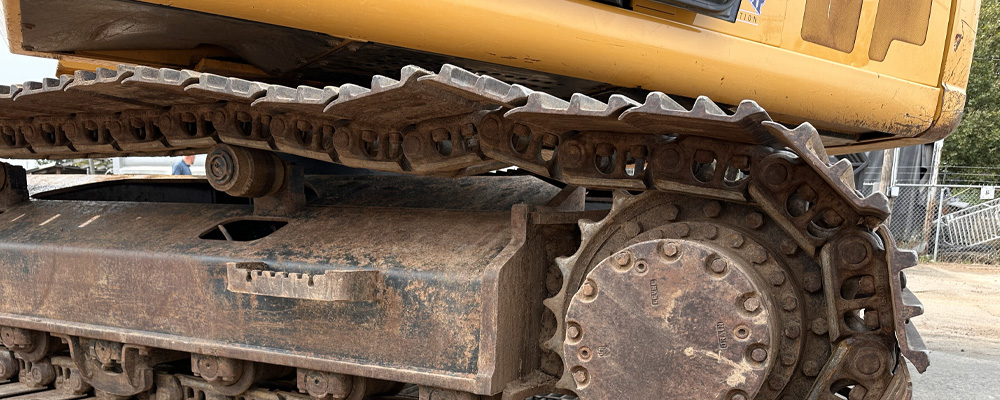 John Deere 210G - VIQAN Replacement Parts for Heavy Equipment - Rubber and Steel Tracks