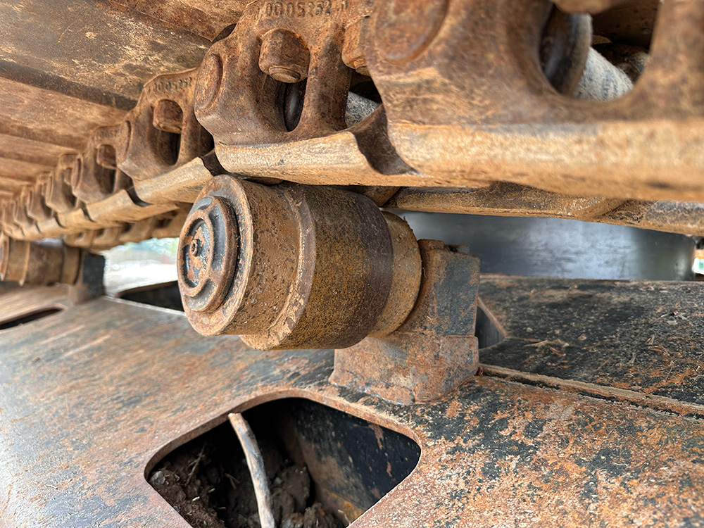 John Deere 210G - VIQAN Replacement Parts for Heavy Equipment - Rubber and Steel Tracks