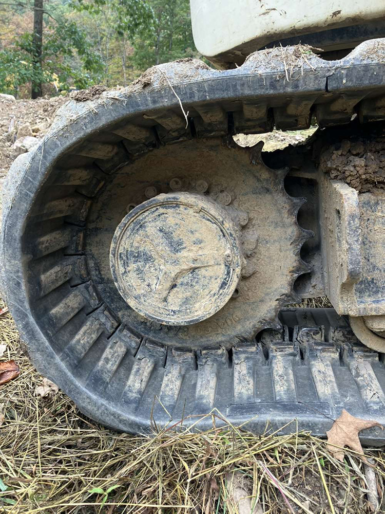 Terex TC75 Steel Tracks - VIQAN Replacement Parts for Heavy Equipment - Rubber and Steel Tracks