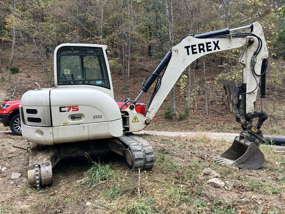 Terex TC75 Steel Tracks - VIQAN Replacement Parts for Heavy Equipment - Rubber and Steel Tracks