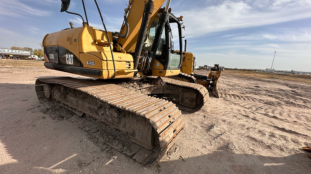 CAT 320DL Steel Tracks VIQAN Replacement Parts for Heavy Equipment - Rubber and Steel Tracks