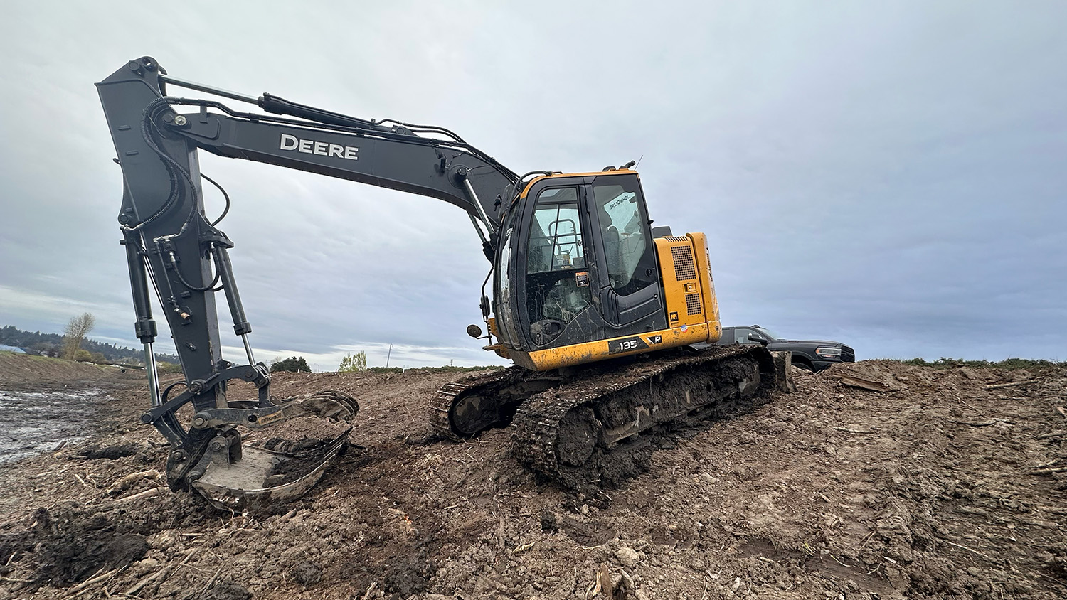 John Deere 135P Steel Tracks - VIQAN Replacement Parts for Heavy Equipment - Rubber and Steel Tracks