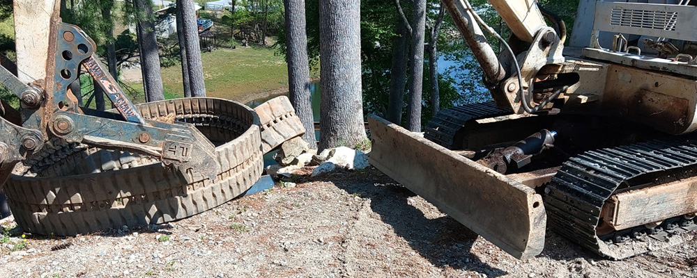 Takeuchi TB045 Steel Tracks - VIQAN Replacement Parts for Heavy Equipment - Rubber and Steel Tracks